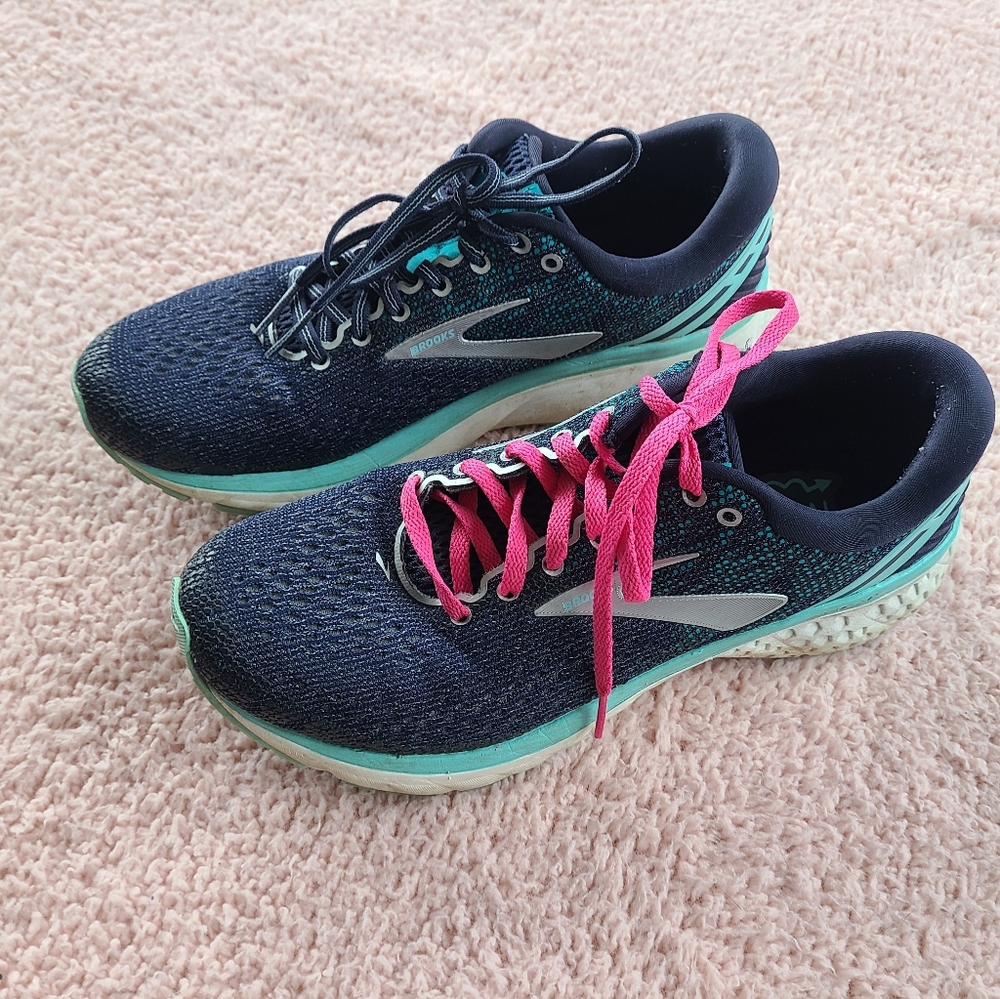 Brooks Ghost 11, size 9